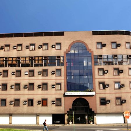Stratus Vila Hotel 볼타 레돈다 외부 사진
