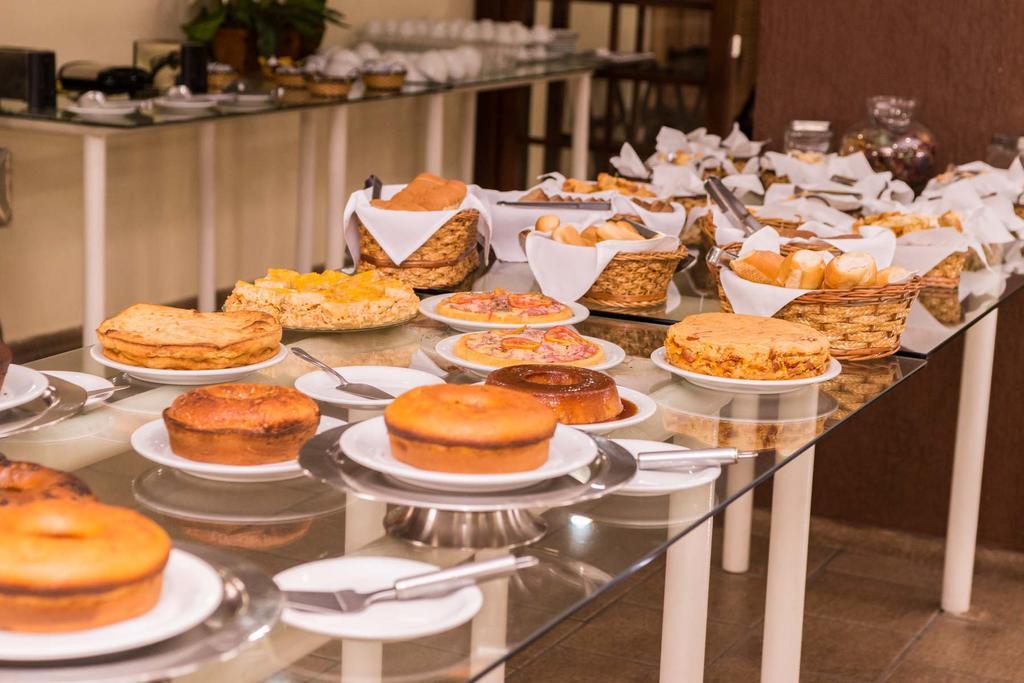 Stratus Vila Hotel 볼타 레돈다 외부 사진